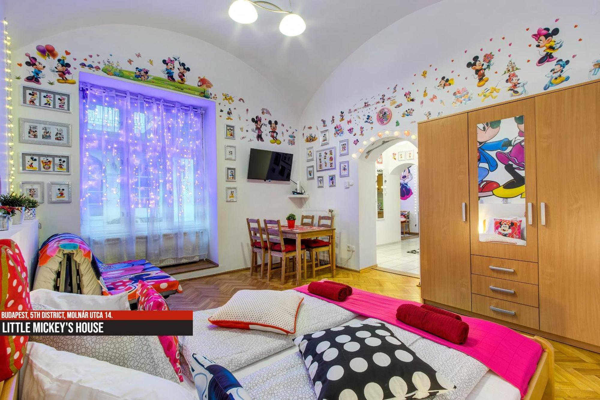 Little Americas Main Street Apartments Budapest Exterior photo