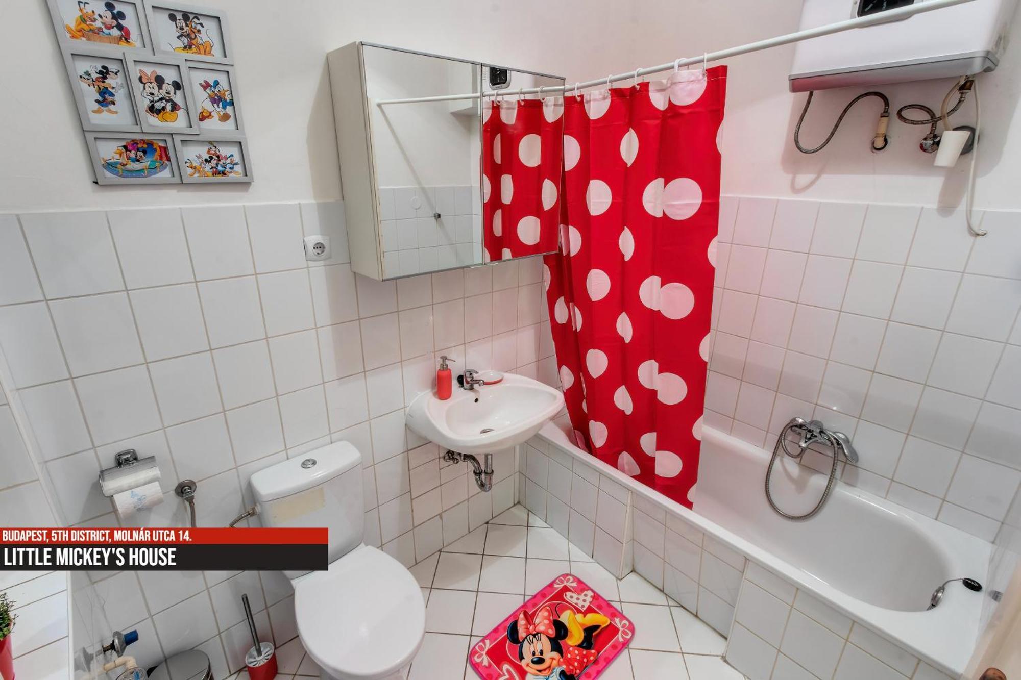 Little Americas Main Street Apartments Budapest Exterior photo